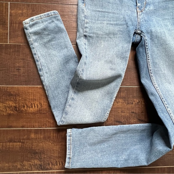 Free People High waisted Stretch Skinny Jean, size 25, 25R - Picture 5 of 8